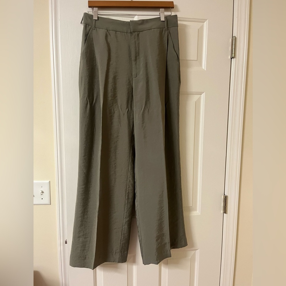 NWT Zara full length pants khaki M